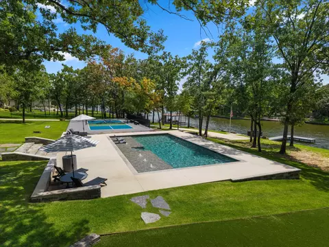 207 Sandpiper Dr, Mabank, TX 75156