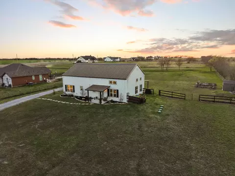 5828 County Road 1093, Celeste, TX 75423