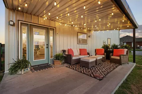 Exterior - 5828 County Road 1093, Celeste, TX 75423 photo 2 of 10