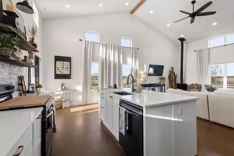 Kitchen - 5828 County Road 1093, Celeste, TX 75423 photo 4 of 4
