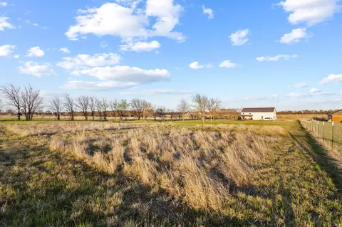 Exterior - 5828 County Road 1093, Celeste, TX 75423 photo 6 of 10