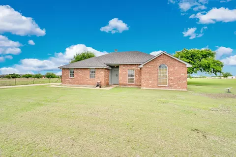 1511 N Mockingbird Ln, Midlothian, TX 76065