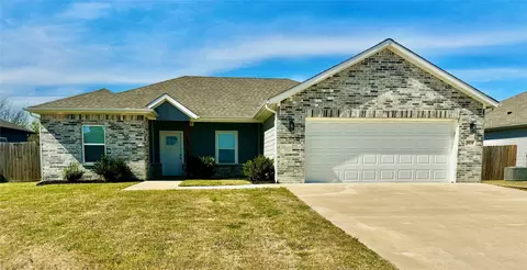 3828 Skylane Ave, Corsicana, TX 75110