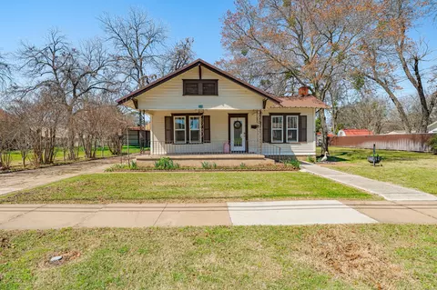724 S Texas St, De Leon, TX 76444