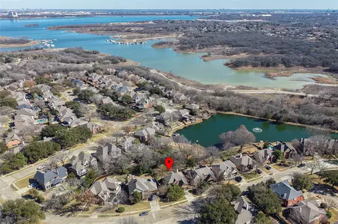2718 Hidden Lake Dr, Grapevine, TX 76051