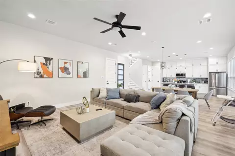 2414 Pennsylvania Ave, Dallas, TX 75215