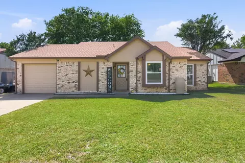 5665 Whitley Rd, Haltom City, TX 76148