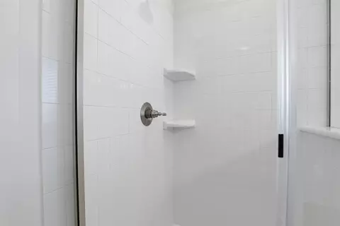 Bath - 1101 Springfield Rd, Springtown, TX 76082 photo 1 of 4