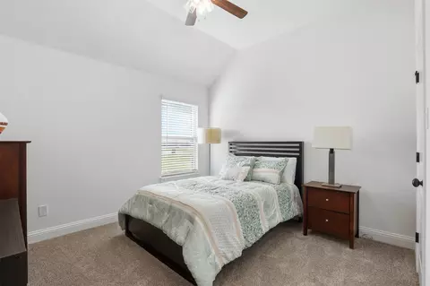 Bedroom - 1101 Springfield Rd, Springtown, TX 76082 photo 4 of 5