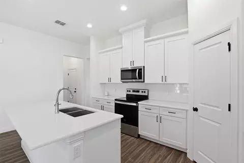 Kitchen - 1101 Springfield Rd, Springtown, TX 76082 photo 2 of 2