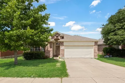 1008 Fort Apache Dr, Haslet, TX 76052