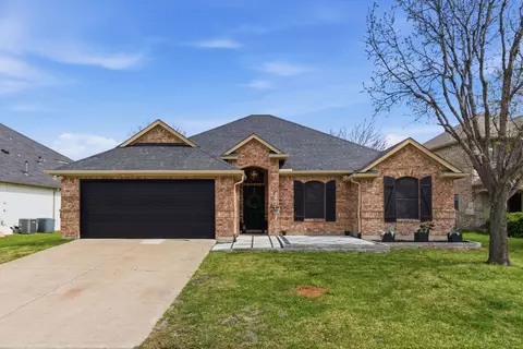 2125 Woodhaven Dr, Little Elm, TX 75068
