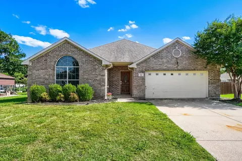 910 W Bois D Arc St, Celina, TX 75009