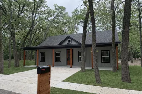 203 Seagrove Ln, Quinlan, TX 75474