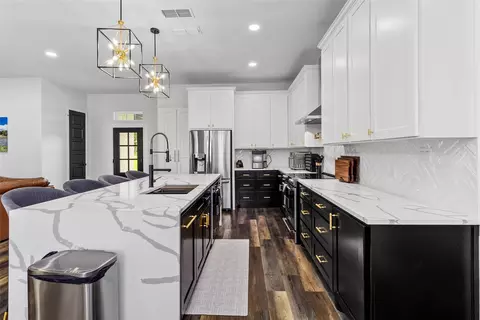 7 Silver Spur Dr, Mount Pleasant, TX 75455