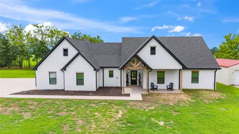 7 Silver Spur Dr, Mount Pleasant, TX 75455