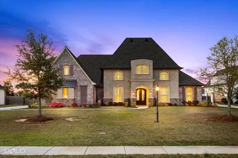 628 Silkwood Dr, Benton, LA 71006