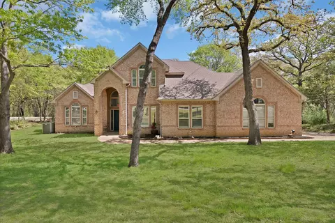 621 Diamond Point Dr, Oak Point, TX 75068