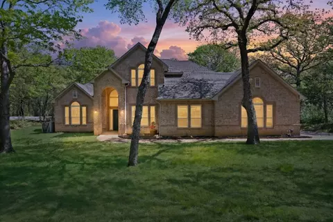 621 Diamond Point Dr, Oak Point, TX 75068