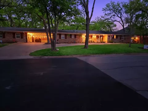 713 Ross Trl, Arlington, TX 76012