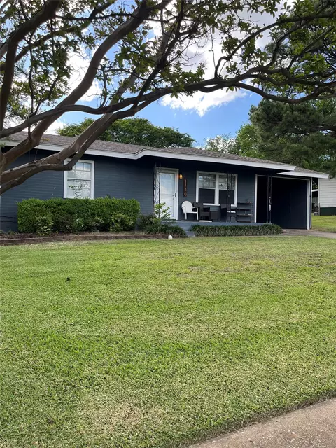 1140 Redbud St, Denison, TX 75020