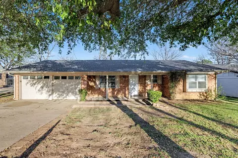 832 Gregory Ave, Bedford, TX 76022