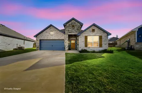 315 Bronco Dr, Pilot Point, TX 76258