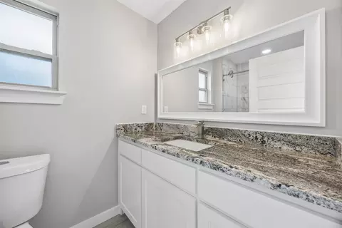 Bath - 608 E South St, Itasca, TX 76055 photo 1 of 3
