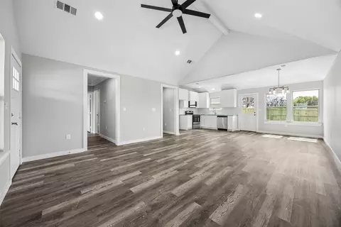 Living - 608 E South St, Itasca, TX 76055 photo 2 of 7