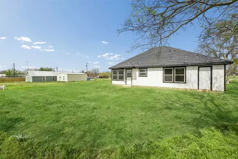 Exterior - 608 E South St, Itasca, TX 76055 photo 3 of 3