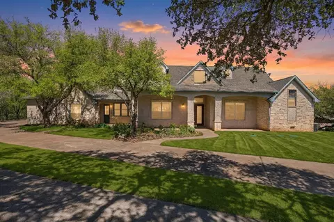 2306 Winton Terrace Ct, Granbury, TX 76048