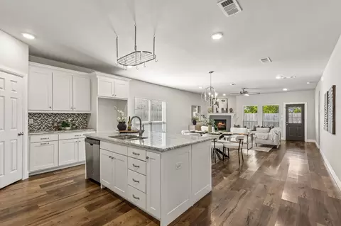 115 Elm Ln, Roanoke, TX 76262