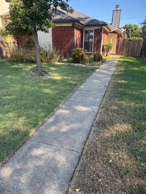 2118 Prairie Creek Trl, Garland, TX 75040