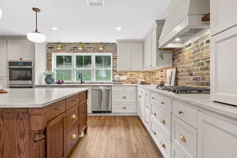 Kitchen - 310 Rabbit Hl, Lorena, TX 76655 photo 3 of 5