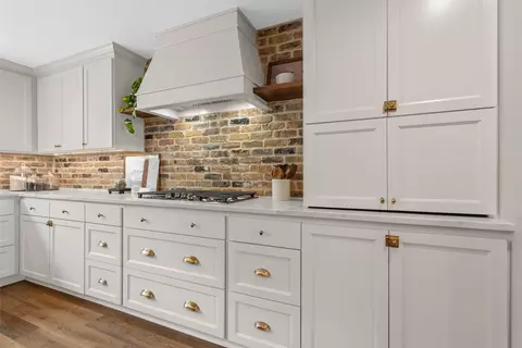 Kitchen - 310 Rabbit Hl, Lorena, TX 76655 photo 4 of 5