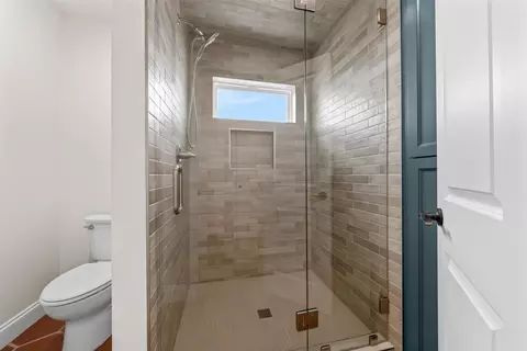 Bath - 310 Rabbit Hl, Lorena, TX 76655 photo 5 of 7