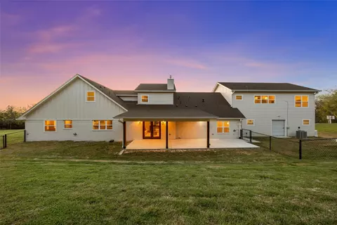Exterior - 310 Rabbit Hl, Lorena, TX 76655 photo 5 of 6
