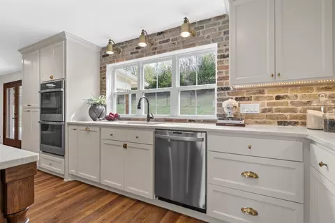 Kitchen - 310 Rabbit Hl, Lorena, TX 76655 photo 5 of 5