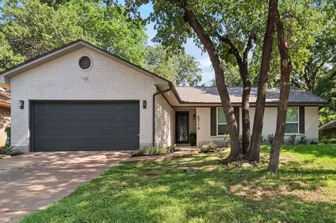 5719 Valley Ridge Ct, Arlington, TX 76017