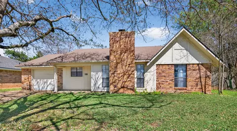 5521 E Meadow Dr, Bossier City, LA 71112
