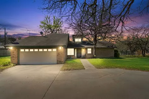 2111 Dorothy Ln, Sanctuary, TX 76020