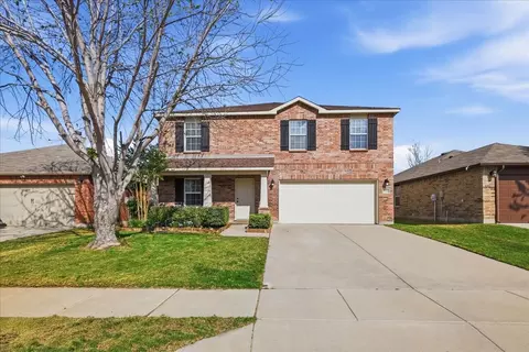 6908 Derbyshire Dr, Fort Worth, TX 76137