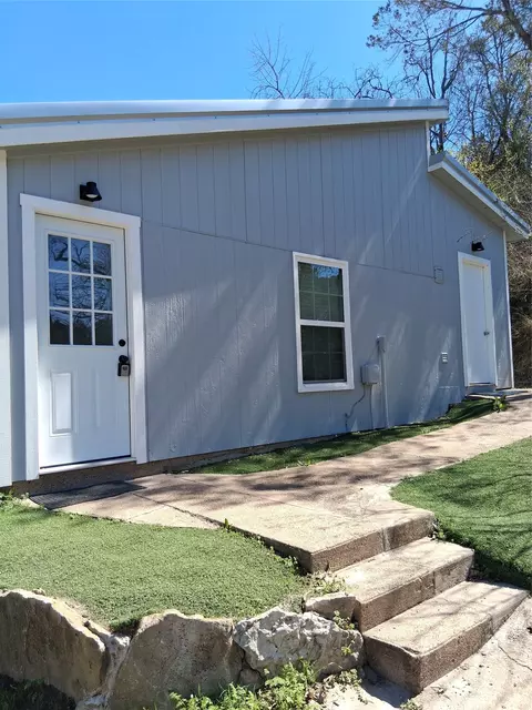 2807 Comanche Trl, Weatherford, TX 76087