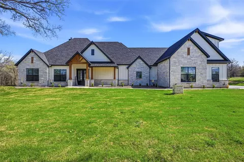 1033 Annabelles Ave, Weatherford, TX 76087