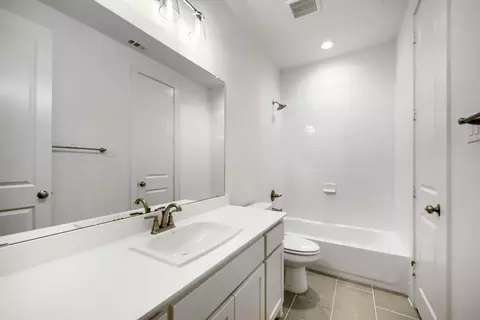 Bath - 11548 Wulstone Rd, Haslet, TX 76052 photo 3 of 5