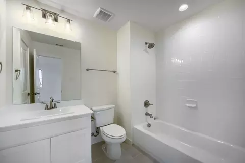 Bath - 11548 Wulstone Rd, Haslet, TX 76052 photo 5 of 5