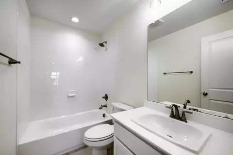 Bath - 11548 Wulstone Rd, Haslet, TX 76052 photo 4 of 5