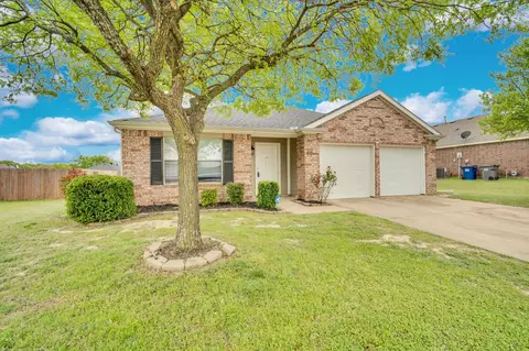 818 Cascade Dr, Glenn Heights, TX 75154