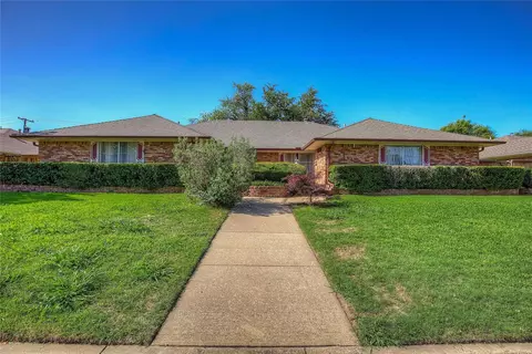 7334-7336 Woodthrush Dr, Dallas, TX 75230