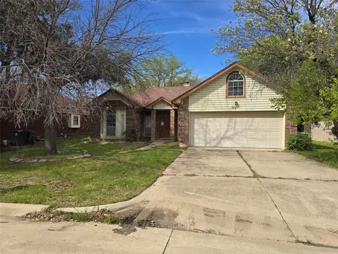 921 Meadowdale Rd, Arlington, TX 76017